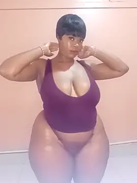 Luciouslips00 online show from May 23, 2026, 5:56 pm
