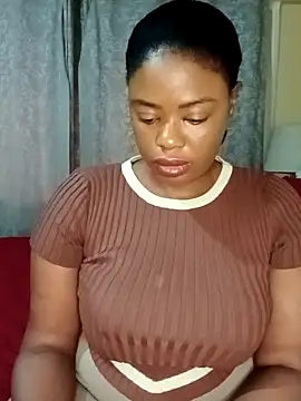 Snapshot of Luciouslips00 chatting on November 17, 2025, 3:49 pm Luciouslips00 online show from November 17, 2025, 3:49 pm