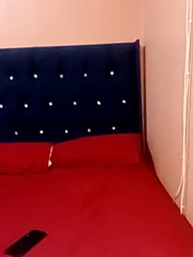 Snapshot of Luciouslips00 chatting on February 12, 2026, 1:00 pm Luciouslips00 online show from February 12, 2026, 1:00 pm