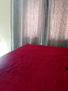 Snapshot of Luciouslips00 chatting on November 9, 2025, 6:39 am Luciouslips00 online show from November 9, 2025, 6:39 am