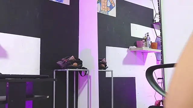 Snapshot of haileycat chatting on November 16, 2025, 1:32 am haileycat online show from November 16, 2025, 1:32 am