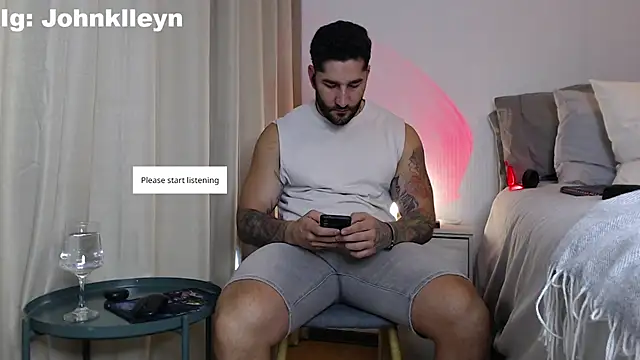 jonhklleyn online show from April 17, 2026, 6:55 pm