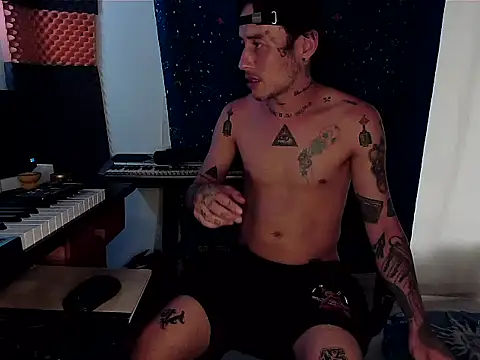 patrik tattoo  online show from March 4, 2025, 10:27 pm