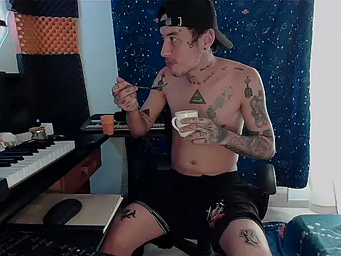 patrik tattoo  online show from March 1, 2025, 4:33 pm