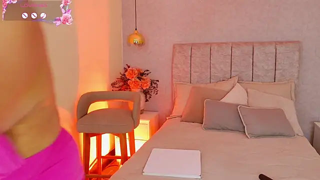 tutu milf online show from April 14, 2026, 8:25 pm