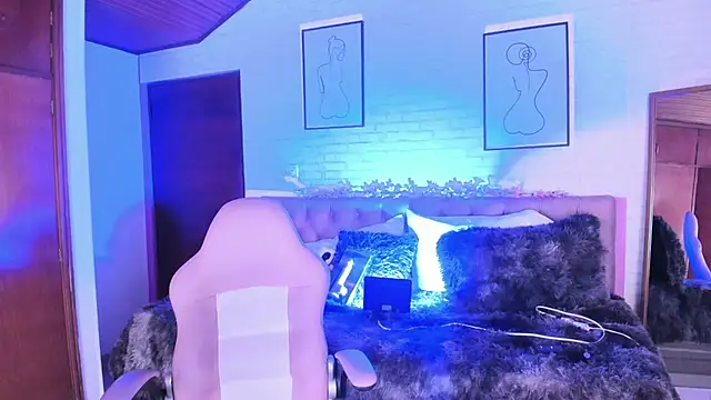 Kitty Pam online show from April 17, 2026, 9:06 pm