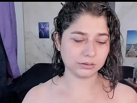 alinabozz1 online show from July 22, 2026, 4:14 am