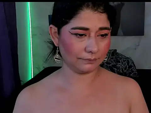alinabozz1 online show from July 20, 2026, 4:31 am