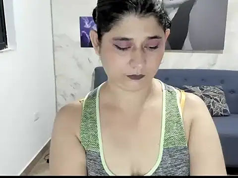 alinabozz1 online show from June 6, 2026, 2:39 am
