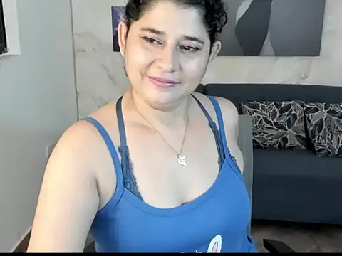 alinabozz1 online show from June 8, 2026, 2:23 am