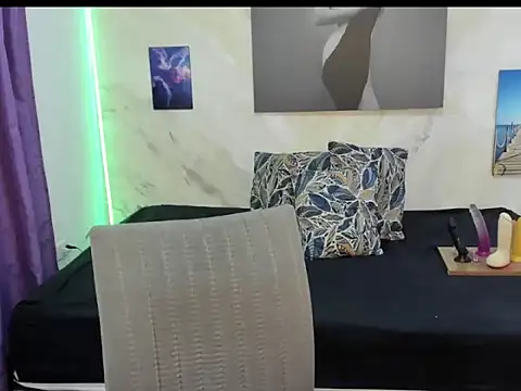 alinabozz1 online show from July 17, 2026, 3:59 am