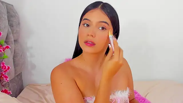 Snapshot of adhara__evanss chatting on December 13, 2024, 11:06 pm adhara evanss online show from December 13, 2024, 11:06 pm