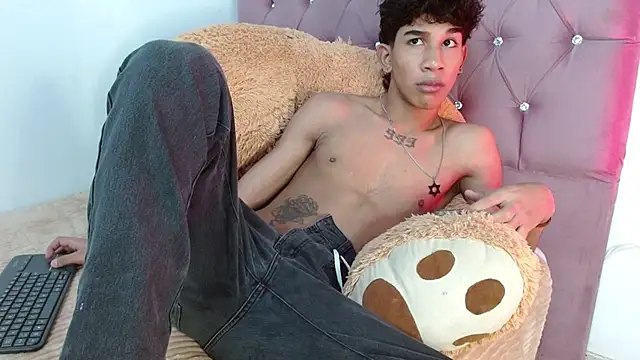 Snapshot of hares_mds chatting on March 7, 2025, 12:45 pm hares mds online show from March 7, 2025, 12:45 pm