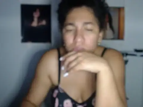 bellacrespalatina online show from October 14, 2025, 11:25 pm