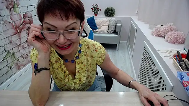 Snapshot of Cutie_Asya chatting on March 10, 2025, 10:39 am Cutie Asya online show from March 10, 2025, 10:39 am