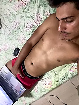 Oliver8 online show from December 2, 2024, 4:04 pm