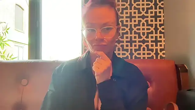 Snapshot of MelodyRoseUk chatting on November 5, 2025, 11:35 am MelodyRoseUk online show from November 5, 2025, 11:35 am