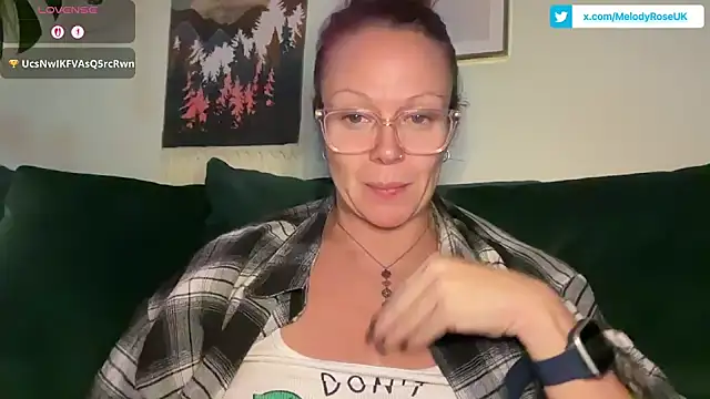 Snapshot of MelodyRoseUk chatting on December 20, 2025, 3:37 pm MelodyRoseUk online show from December 20, 2025, 3:37 pm