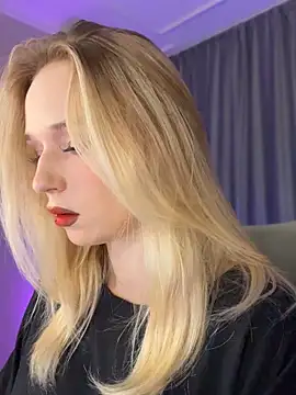 Snapshot of Eva_Millss chatting on September 12, 2025, 1:11 pm Eva Millss online show from September 12, 2025, 1:11 pm