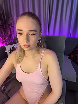 Snapshot of Eva_Millss chatting on December 16, 2024, 1:11 pm Eva Millss online show from December 16, 2024, 1:11 pm