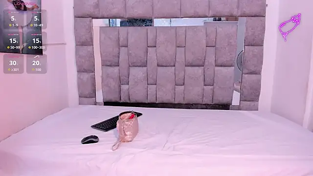 zulyjones online show from October 4, 2025, 12:28 pm