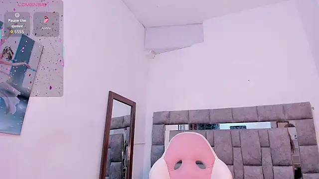 zulyjones online show from October 7, 2025, 11:55 am