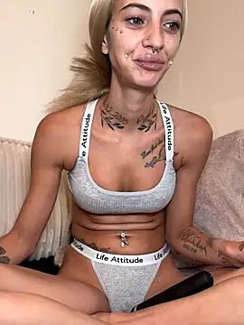 Snapshot of mrs_skinny_goddess chatting on September 14, 2025, 12:16 pm mrs skinny goddess online show from September 14, 2025, 12:16 pm