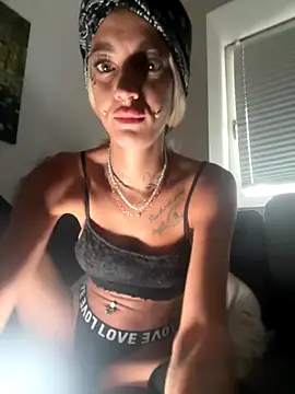 Snapshot of mrs_skinny_goddess chatting on October 8, 2025, 8:49 am mrs skinny goddess online show from October 8, 2025, 8:49 am