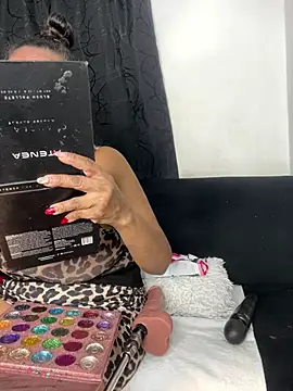 Snapshot of chiquimaturesexy chatting on February 3, 2026, 9:42 pm chiquimaturesexy online show from February 3, 2026, 9:42 pm