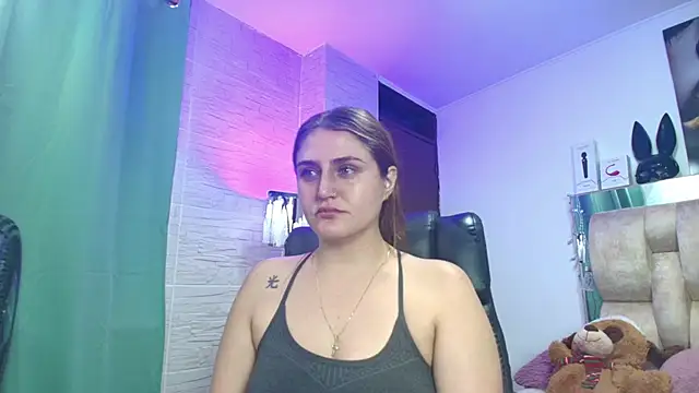 dakota Robbins  online show from November 20, 2025, 9:15 pm