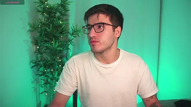 Tony Wylie online show from November 15, 2025, 10:19 am