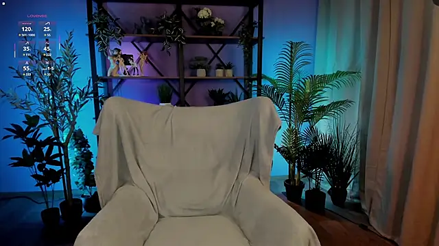 careful i bite nya online show from March 22, 2025, 6:03 pm