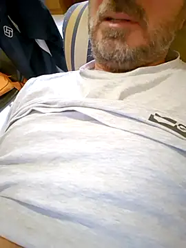 1talianBeutifulCock online show from February 19, 2025, 1:06 pm