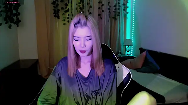 Velvetsky 1 online show from February 3, 2025, 2:13 pm