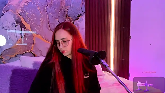 centaurigirl online show from December 21, 2025, 4:47 am