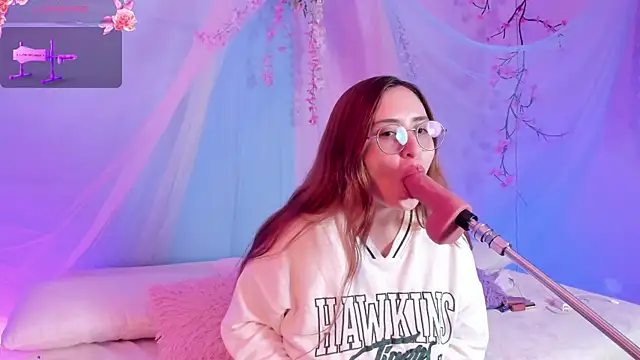 centaurigirl online show from August 9, 2026, 4:07 am