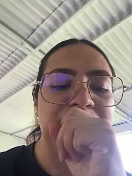 Emily Russo  online show from December 22, 2024, 5:21 pm