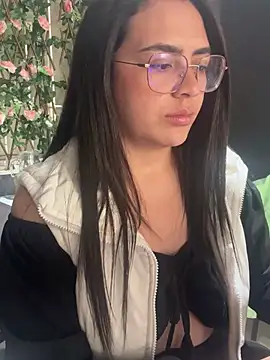 Emily Russo  online show from January 18, 2025, 2:55 pm