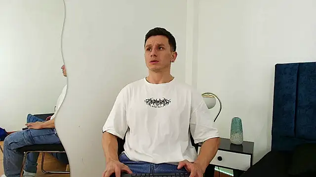 Andrewfalcon online show from March 20, 2025, 6:53 pm