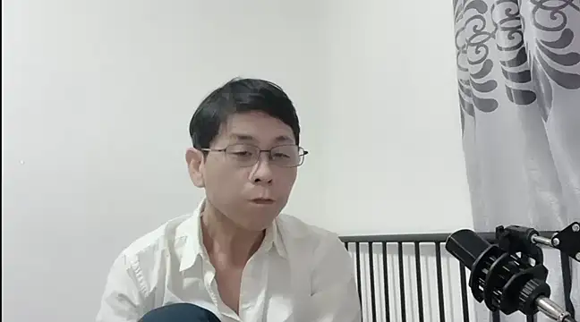 Snapshot of TGH521 chatting on January 12, 2025, 2:45 am TGH521 online show from January 12, 2025, 2:45 am