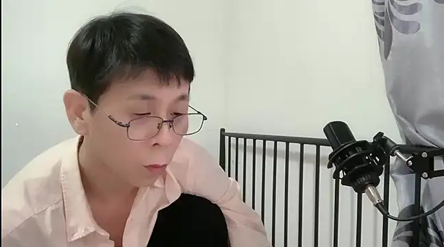 Snapshot of TGH521 chatting on January 9, 2025, 7:10 am TGH521 online show from January 9, 2025, 7:10 am