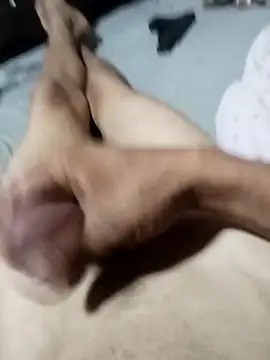 uelytom online show from April 17, 2026, 6:27 am