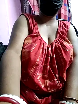 BERRY 00 online show from May 11, 2026, 6:27 pm