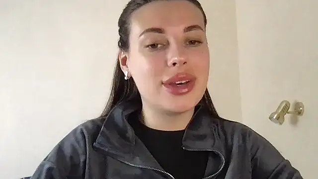 MoonriseGoddess online show from April 25, 2026, 9:23 am