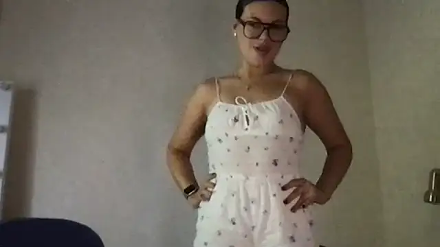 MoonriseGoddess online show from July 20, 2026, 10:39 am