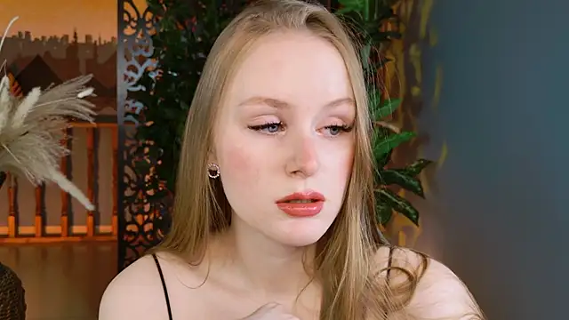 VivienLeeigh online show from November 26, 2025, 1:11 pm