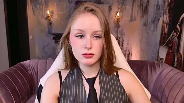 VivienLeeigh online show from January 17, 2026, 1:47 pm