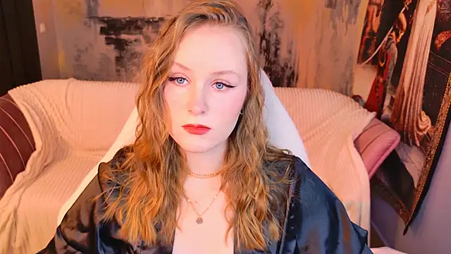 VivienLeeigh online show from April 11, 2026, 7:05 am