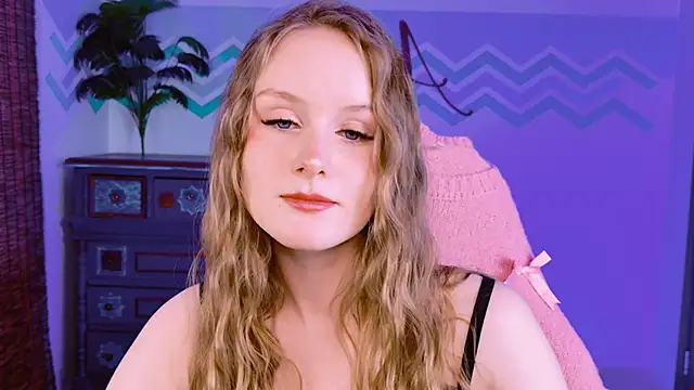 VivienLeeigh online show from October 22, 2025, 4:39 pm