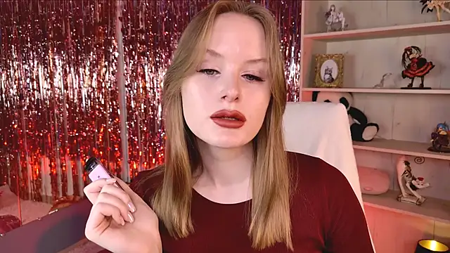VivienLeeigh online show from June 26, 2026, 5:24 am